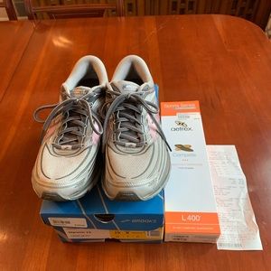 Brooks Glycerin 15, Ladies size 10 with Aetrex Lynco Foot Orthotics.